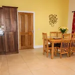 No 3 An Seanachai Nyaraló